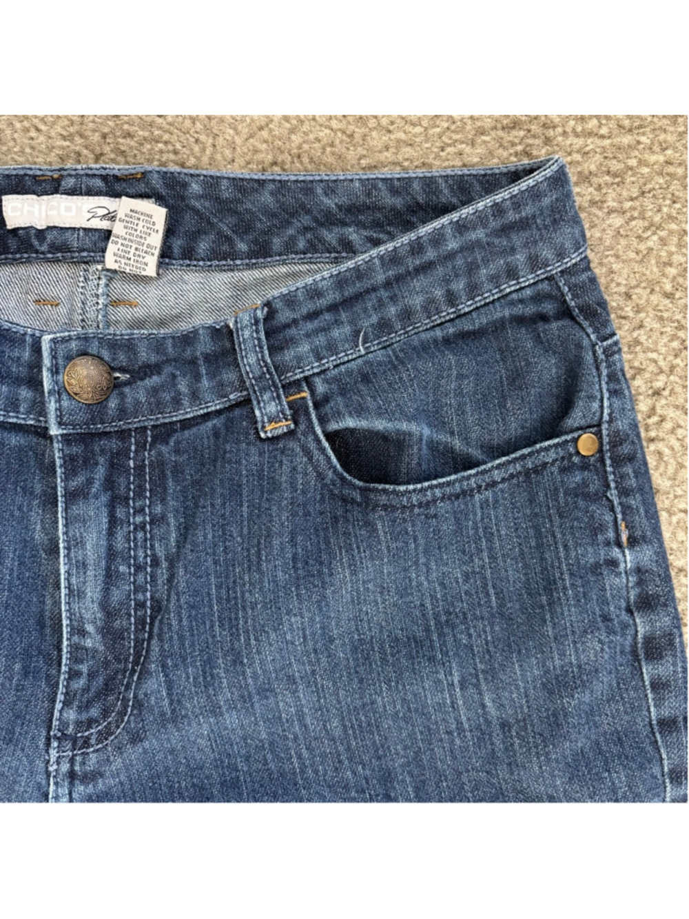 EUC Chicos Platinum Embroidered Slight Bootcut Jeans | Sz: 1.5 Reg - Picture 4 of 7